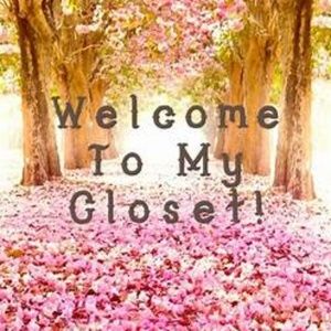 Welcome to my closet. ❤🦋
